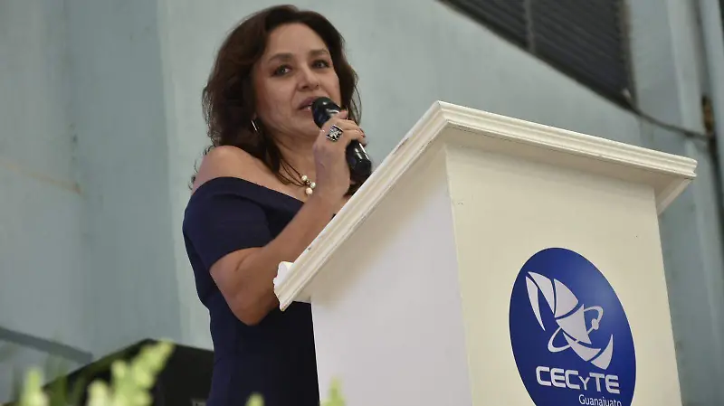 directora del CECyTE Villagrán, Blanca Esther